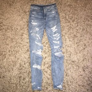 American Eagle High-Wasted Jeans